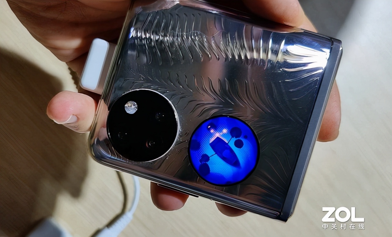 Pocket系列手机的便携性与创新设计_便携式设计产品_便携创意