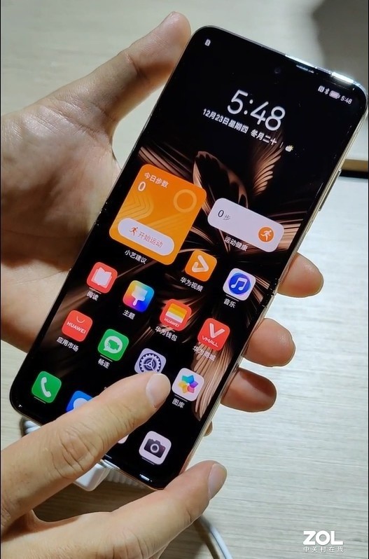 便携创意_Pocket系列手机的便携性与创新设计_便携式设计产品