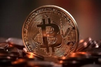 UNI币与Uniswap协议：去中心化金融（DeFi）的革命性加密货币交易平台