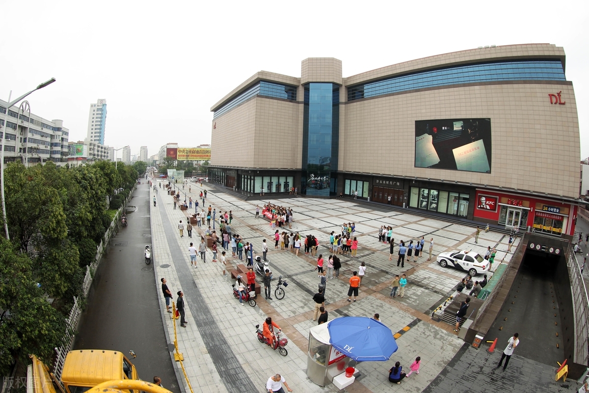 胖东来是如何服务顾客_突破传统，胖东来以顾客为中心进行创新_胖东来服务营销