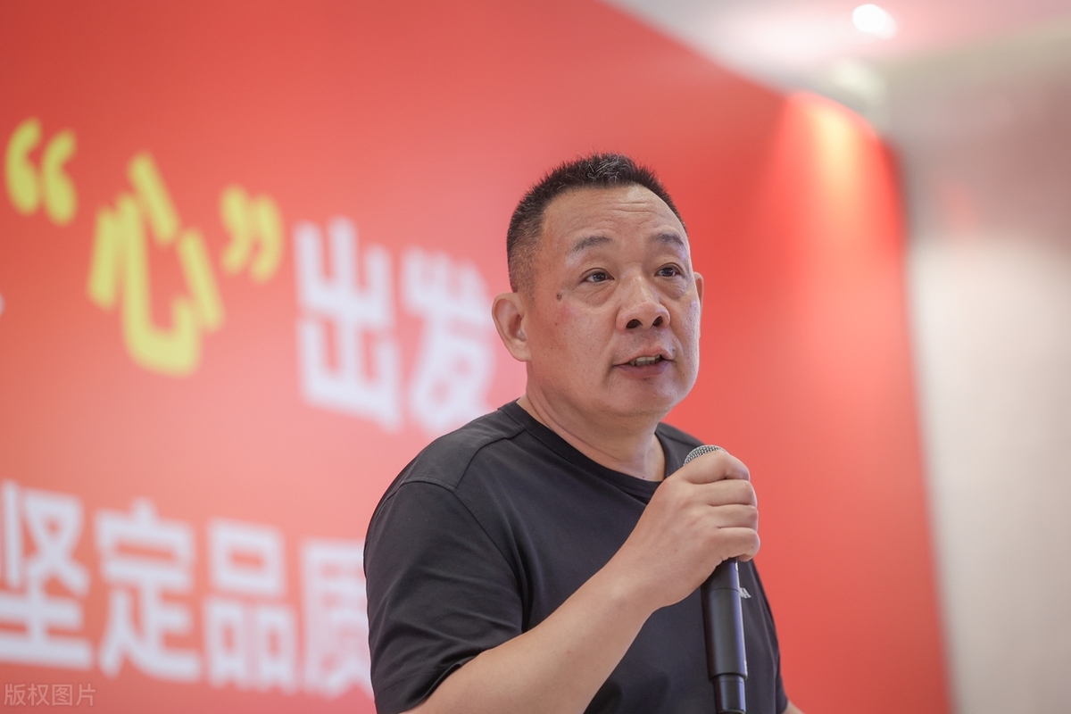 胖东来服务营销_胖东来是如何服务顾客_突破传统，胖东来以顾客为中心进行创新