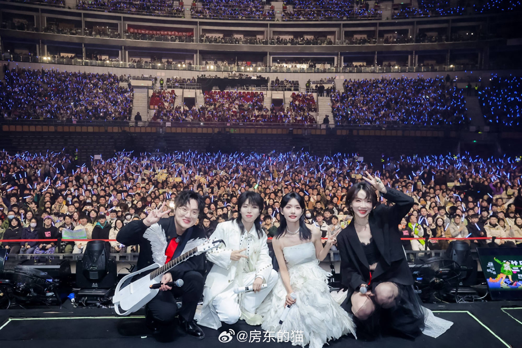 成都演唱会热潮：林俊杰JJ20巡演吸引外地歌迷，深度消费新趋势