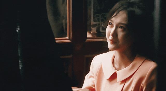 同样演“女特务”,把杨幂和王鸥的演技做比较,差别就出来了(图4)