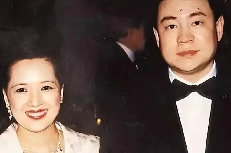 周慧敏的爱情故事_周慧敏的情感生活与故事分享_周慧敏人生经历