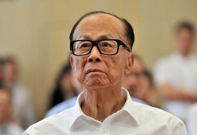 从香港到全球：李嘉诚的商业帝国_李嘉诚刚到香港_李嘉诚掌握香港的地皮