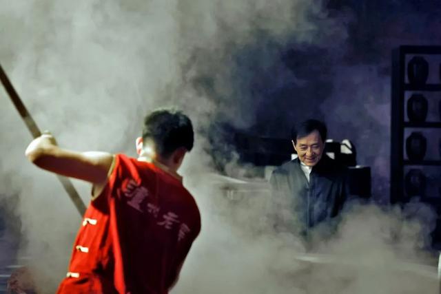 成龙文化水平_成龙文化输出_成龙与中国传统文化的结合