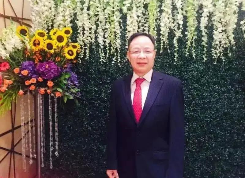 李嘉诚在英国打造香港城_李嘉诚刚到香港_从香港到全球：李嘉诚的商业帝国