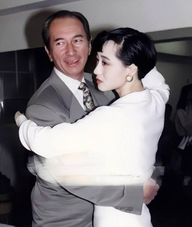 利智的感情生活_情感爱情故事利智生活免费观看_利智的情感生活与爱情故事
