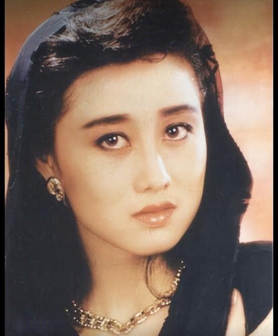 利智的情感生活与爱情故事_情感爱情故事利智生活免费观看_利智的感情生活