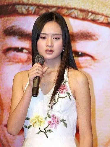 金巧巧初舞台_从电影到舞台：金巧巧的演绎生涯_电影演员金巧巧