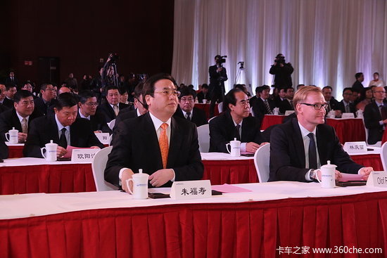 东风集团与沃尔沃集团在京签署战略合作协议，共建全球最大商用车联盟