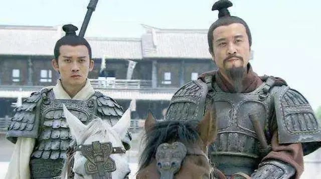 黄忠军事能力_黄忠成名之战是哪一场战役_黄忠的忠诚与军事成就