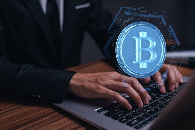比特币暴跌4%背后：30万投资者爆仓，数字资产市场泡沫即将破裂？